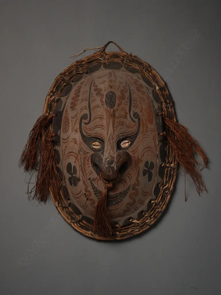 Papua New Guinean straw/clay/wood mask, Image 1++